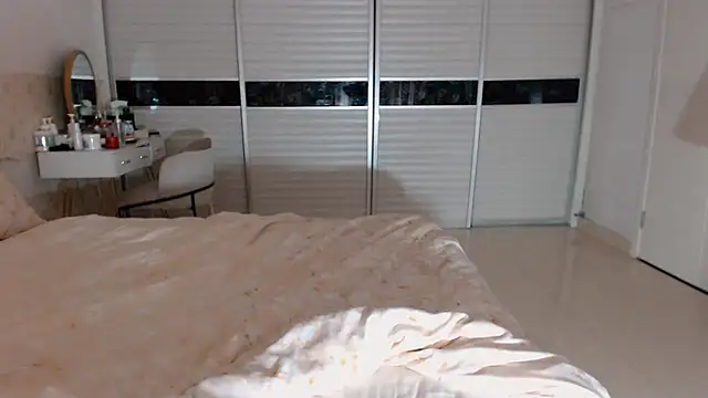 -Lucky Girl online show from 09-14-25, 02:45