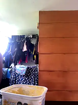 emmyjhonson07 online show from 11-17-25, 04:00