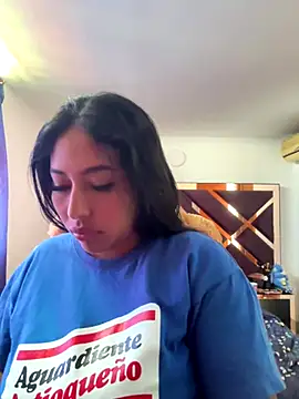 emmyjhonson07 online show from 10-31-25, 02:13