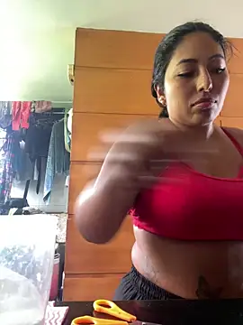 emmyjhonson07 online show from 11-12-25, 03:27