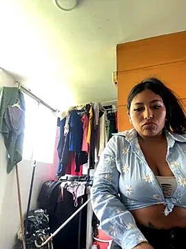 emmyjhonson07 online show from 12-01-25, 04:19