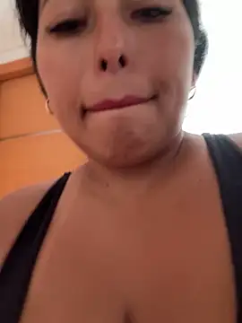 emmyjhonson07 online show from 11-10-25, 03:06