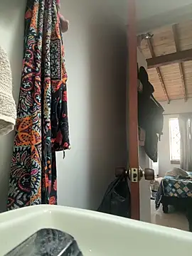 emmyjhonson07 online show from 04-06-26, 12:39