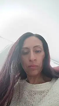 Snapshot of AliceRossi chatting on 04-27-26, 03:43 AliceRossi online show from 04-27-26, 03:43