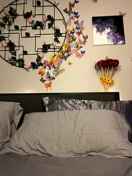  Neeka  online show from 10-22-25, 01:54