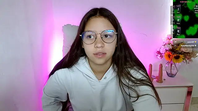 Snapshot of SamanthaRoldaan chatting on 09-14-25, 04:40 SamanthaRoldaan online show from 09-14-25, 04:40