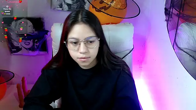 Snapshot of SamanthaRoldaan chatting on 10-21-25, 02:38 SamanthaRoldaan online show from 10-21-25, 02:38