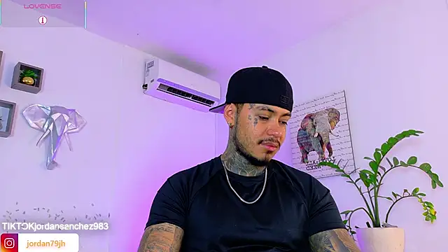 JordanSmiith  online show from 06-12-26, 09:01
