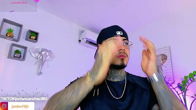 JordanSmiith  online show from 04-04-26, 08:37