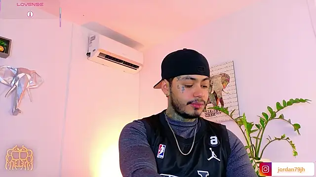 JordanSmiith  online show from 06-26-26, 09:53
