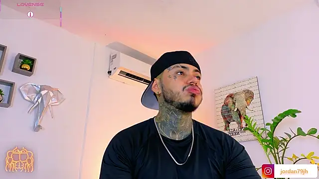 JordanSmiith  online show from 07-07-26, 10:57