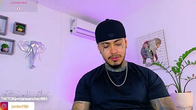 JordanSmiith  online show from 06-09-26, 09:16