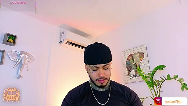 JordanSmiith  online show from 07-10-26, 09:04