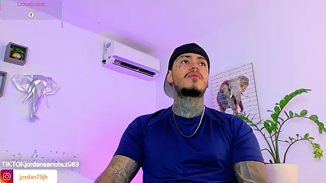 JordanSmiith  online show from 06-11-26, 09:56