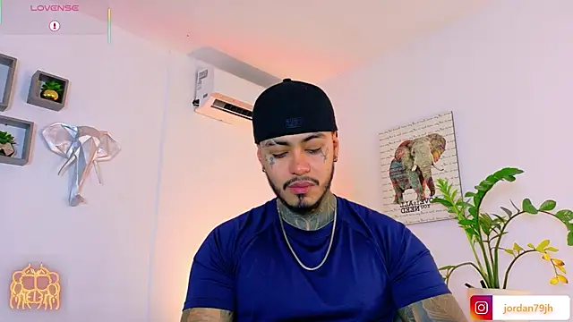 JordanSmiith  online show from 07-06-26, 08:44
