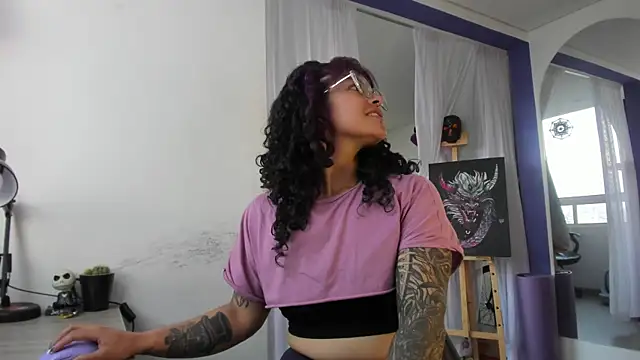 Snapshot of witchviolet chatting on 03-03-25, 10:42 witchviolet online show from 03-03-25, 10:42