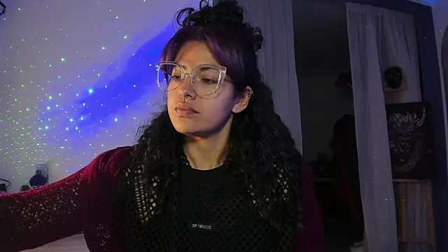 Snapshot of witchviolet chatting on 02-17-25, 11:33 witchviolet online show from 02-17-25, 11:33