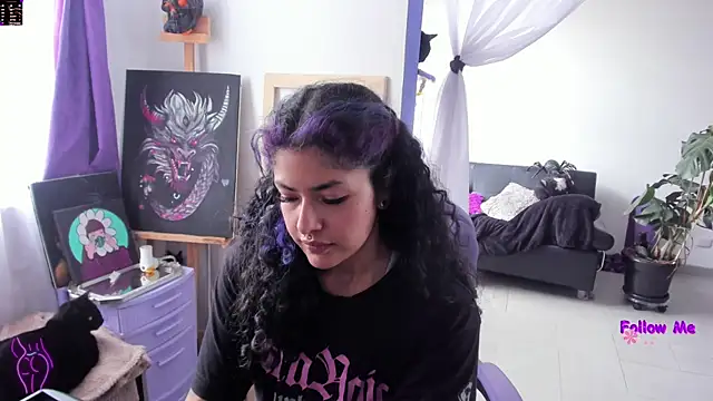Snapshot of witchviolet chatting on 09-20-25, 05:29 witchviolet online show from 09-20-25, 05:29