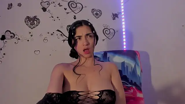 Linisprincehot69 online show from 06-26-26, 04:51