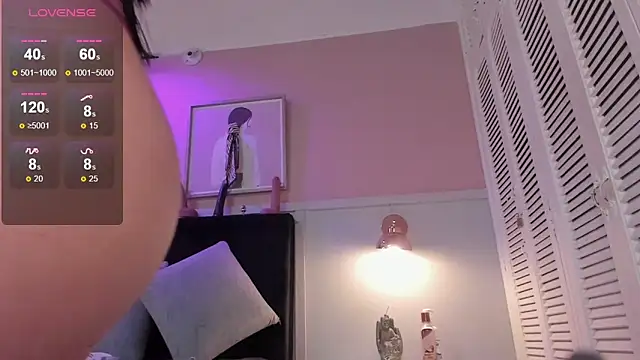 chloe watson  online show from 10-31-25, 07:54