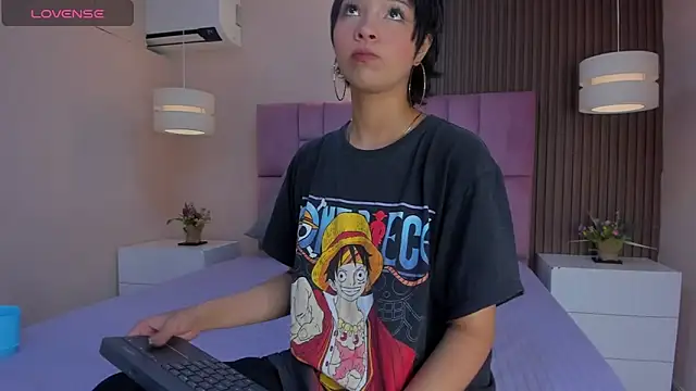 chloe watson  online show from 12-05-25, 01:32