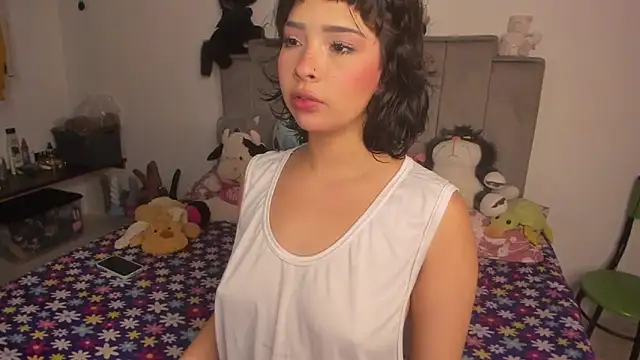 chloe watson  online show from 07-04-26, 11:42