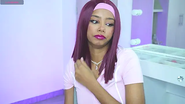 Snapshot of forever__young chatting on 10-28-25, 03:44 forever  young online show from 10-28-25, 03:44