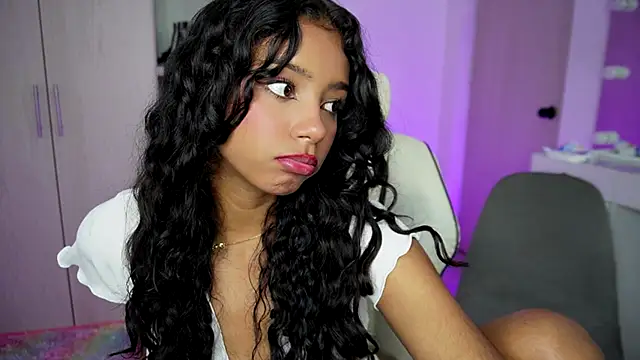 Snapshot of forever__young chatting on 10-07-25, 03:07 forever  young online show from 10-07-25, 03:07