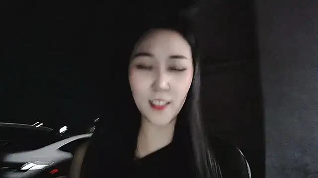 Snapshot of Fannywell chatting on 04-25-26, 01:41 Fannywell online show from 04-25-26, 01:41