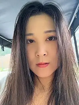 Snapshot of Fannywell chatting on 05-17-26, 04:23 Fannywell online show from 05-17-26, 04:23