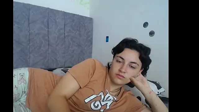 linda 33 online show from 11-27-25, 01:55