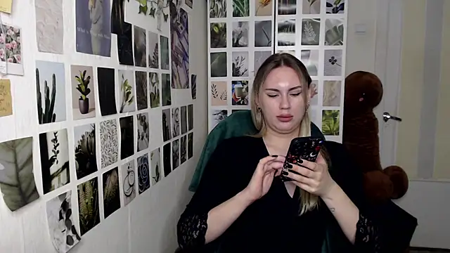 CapriScorpion online show from 09-22-25, 12:22