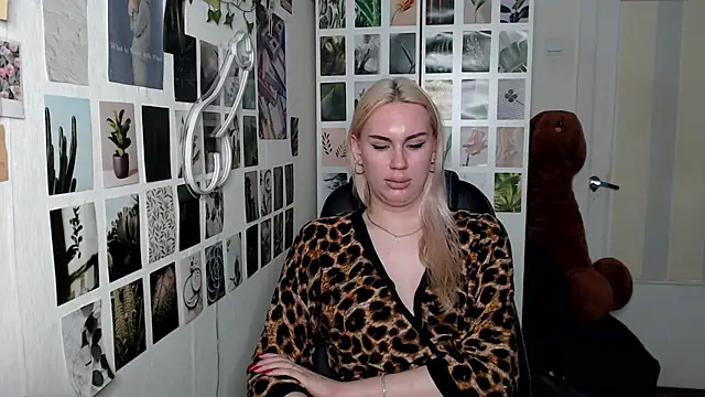 CapriScorpion online show from 10-27-25, 01:01