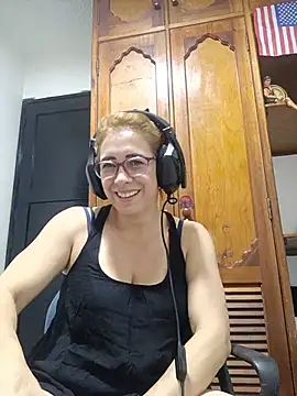 Snapshot of mademonsexy chatting on 07-11-26, 04:13 mademonsexy online show from 07-11-26, 04:13
