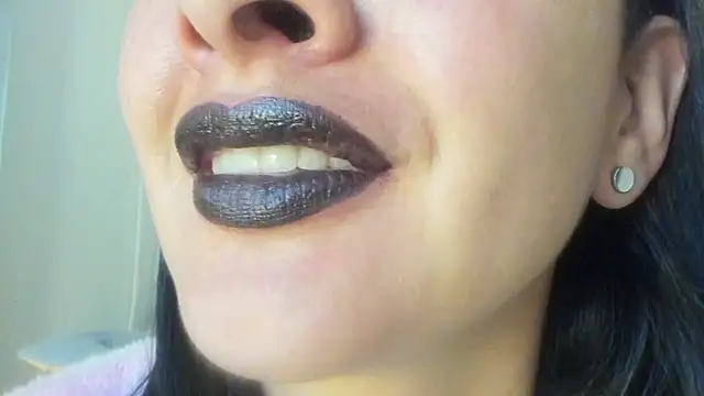 Snapshot of queen_fetish chatting on 07-23-26, 10:34 queen fetish online show from 07-23-26, 10:34