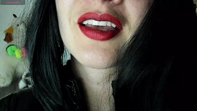queen fetish online show from 03-10-25, 08:34