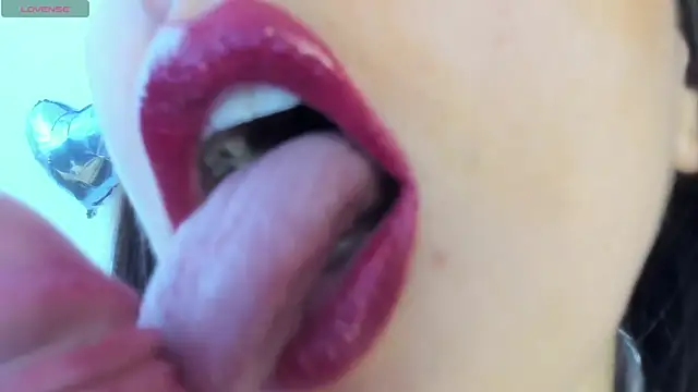 Snapshot of queen_fetish chatting on 06-04-26, 04:55 queen fetish online show from 06-04-26, 04:55