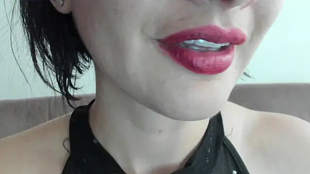 queen fetish online show from 02-05-25, 10:44