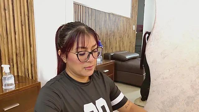 evelynjohnsoon online show from 11-21-25, 11:53