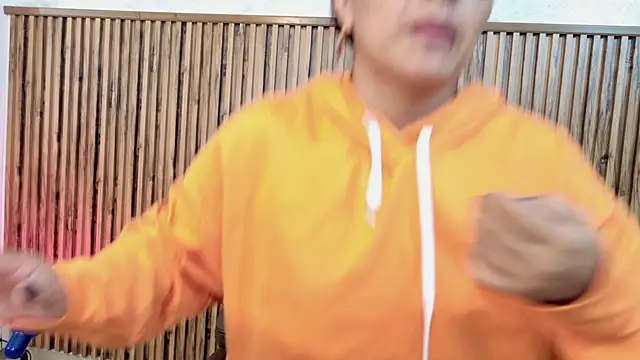 evelynjohnsoon online show from 12-19-25, 01:02