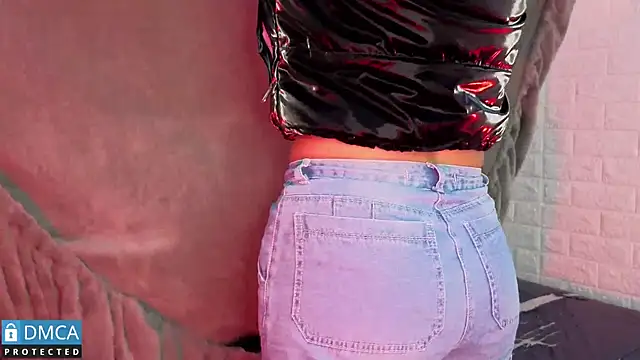 CarolRodriguez  online show from 11-18-25, 07:06