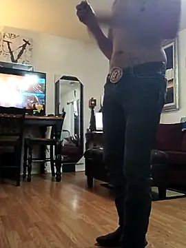 prettyboi6992 online show from 06-10-26, 07:59