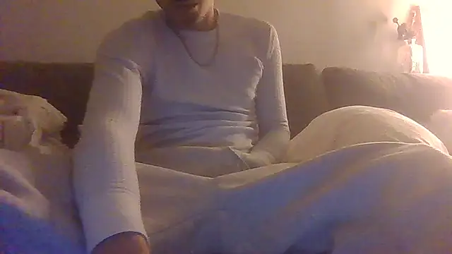 Snapshot of dominateurHot chatting on 12-23-25, 12:33 dominateurHot online show from 12-23-25, 12:33