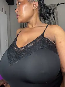 Snapshot of Bustygoddess32 chatting on 06-14-26, 10:33 Bustygoddess32 online show from 06-14-26, 10:33