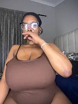 Bustygoddess32 online show from 10-16-25, 08:28