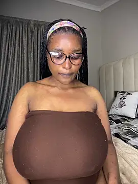 Snapshot of Bustygoddess32 chatting on 04-20-26, 10:00 Bustygoddess32 online show from 04-20-26, 10:00