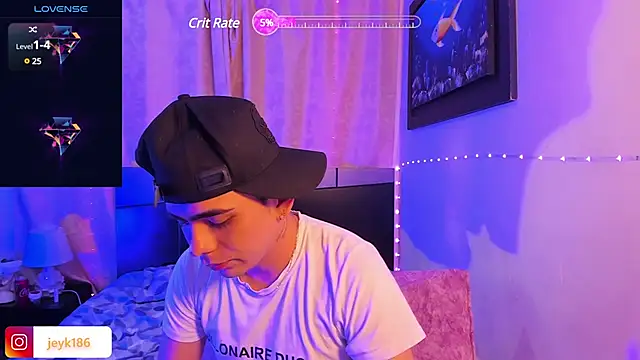 Snapshot of Jey_keler1 chatting on 03-04-25, 03:00 Jey keler1 online show from 03-04-25, 03:00