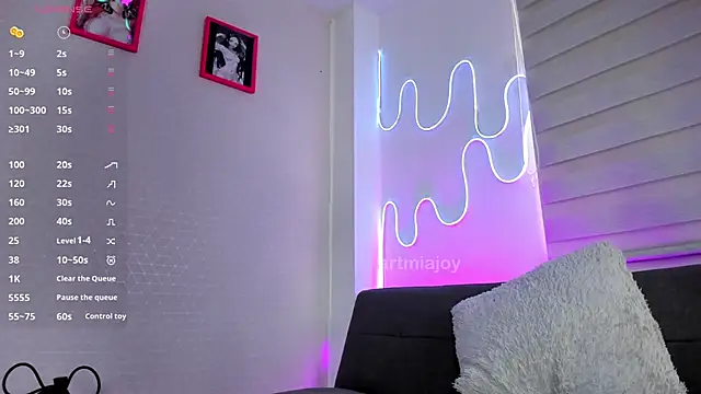 artmiaa online show from 01-15-26, 01:25