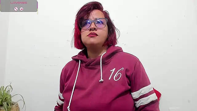 hazel 34 online show from 03-12-26, 09:35