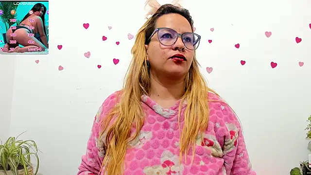 hazel 34 online show from 09-23-25, 08:43